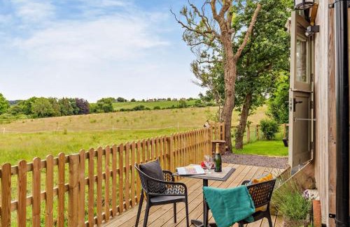 Bridport House | 1 Bed in Salwayash 95502