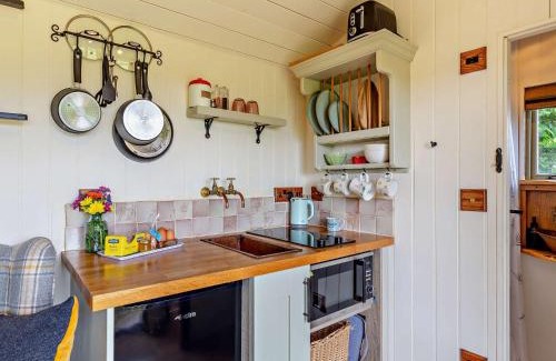 Bridport House | 1 Bed in Salwayash 95502