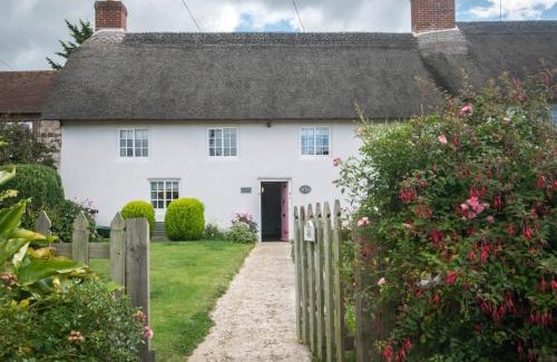 Wool House | 1 Bed in Wool DC153