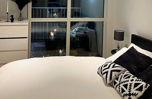 Canning Town Apartment | 1 bed modern apartment w/ access to gym and Skygarden