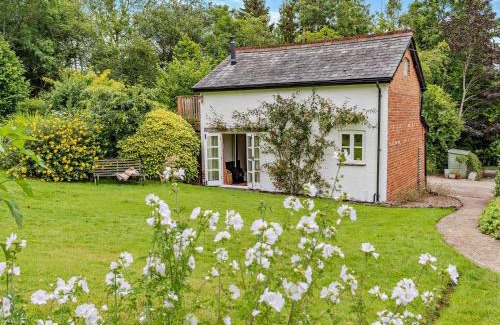 Llanfihangel Tal-y-llyn House | 1 bed property in Pennorth Brecon Beacons BN157