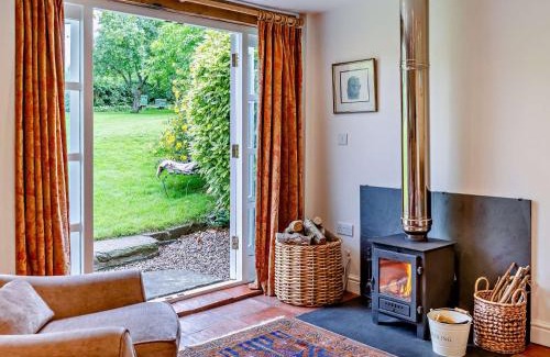 Llanfihangel Tal-y-llyn House | 1 bed property in Pennorth Brecon Beacons BN157