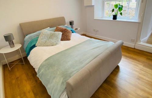Hethel Apartment | 1 bed-Sleeps 4-Garden-Near Snetterton Circuit