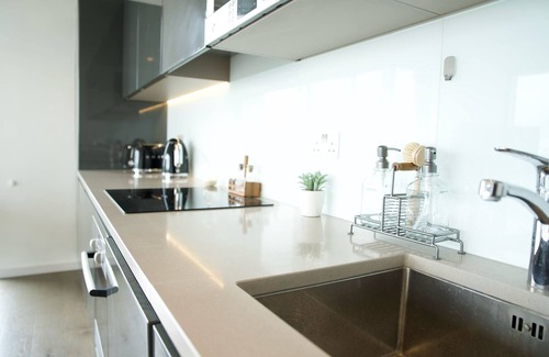 Queenstown Apartment | 1 Bed Urban Escape in Battersea