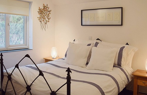 Pendine Cottage | 1 bedroom accommodation in Pendine near Amroth