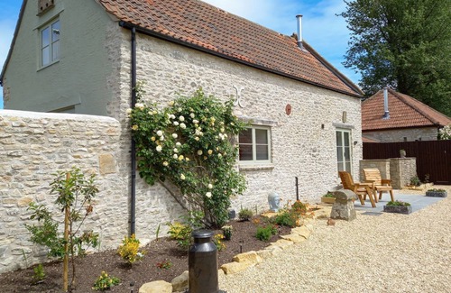 Shepton Mallet Cottage | 1 bedroom accommodation in Pilton, near Shepton Mallet