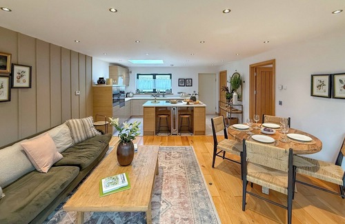 Carnon Downs Ski Chalet | 1 bedroom accommodation in Carnon Downs