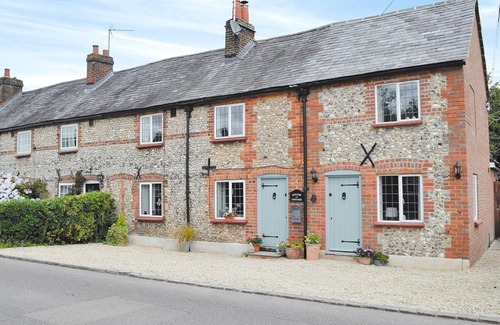 Lacey Green Cottage | 1 bedroom accommodation in Naphill, near Princes Risborough