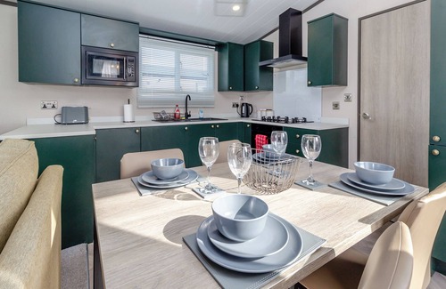 Congleton Ski Chalet | 1 bedroom accommodation in Eaton, Congleton