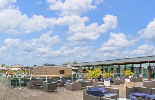 Hoddesdon Ski Chalet | 1 bedroom accommodation in Hoddesdon