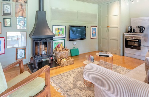New Forest District Cottage | 1 bedroom accommodation in Lymington