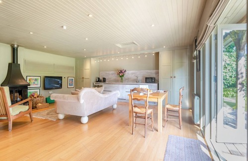 New Forest District Cottage | 1 bedroom accommodation in Lymington