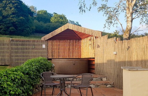 Thornhill Cottage | 1 bedroom accommodation in Kirkland, near Thornhill