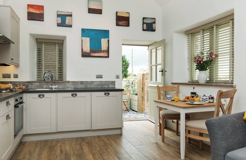 Kenfig Cottage | 1 bedroom accommodation in Kenfig, near Porthcawl