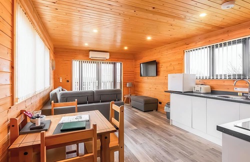 Ely Ski Chalet | 1 bedroom accommodation in Ely