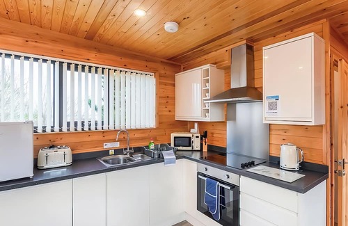 Ely Ski Chalet | 1 bedroom accommodation in Ely