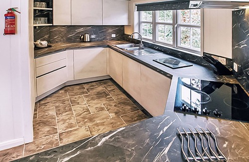 New Forest District Ski Chalet | 1 bedroom accommodation in Milford-on-Sea, Nr Lymington