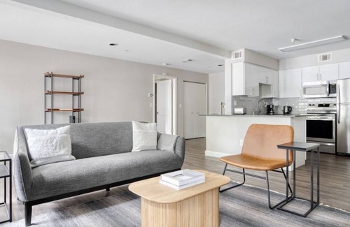 Sunnyvale Apartment | 1 Bedroom Apartment L-464036 by Houzlet