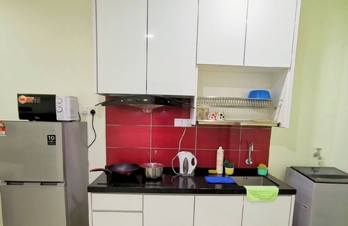 Downtown George Town Apartment | 1 Bedroom Apartment Suite with 2 Bathroom, beside Gleneagles Hospital