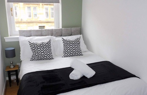 Shawlands Apartment | 1 Bedroom Apt in Glasgow's Southside, close to bars and restaurants