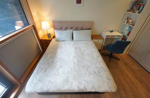 Sandyford House | 1-bedroom business hub easy life