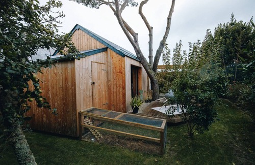 Auderville Ski Chalet | 1 Bedroom Chalet in La Hague