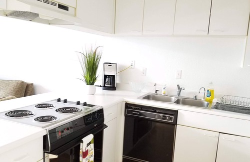 South Beach Condo | 1 Bedroom condo, walking distance to Moscone center and down town.