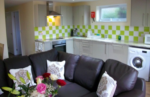 Ashford House | 1 Bedroom Cottage - Indoor Pool - Woodland Setting 5 Acres