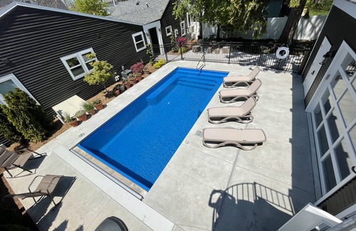 South Haven Cottage | 1-bedroom cottage steps to Lake Michigan Beach fire pit