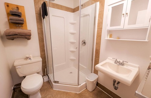 Ucluelet Hotel | 1-Bedroom Full Kitchen | #2