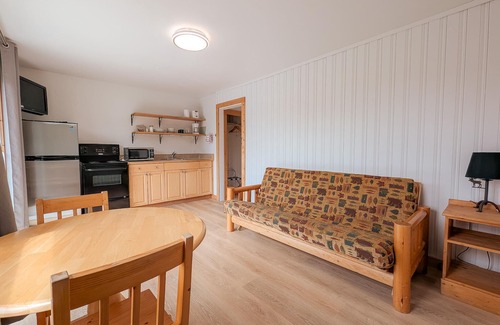 Ucluelet Hotel | 1-Bedroom Full Kitchen | Ocean View