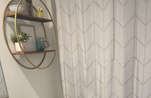 Carlton House | 1 bedroom in house