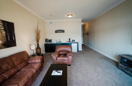 Ridgedale House | 1 bedroom Lake view Villa - Unit 202