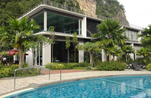 Ulu Kinta Apartment | 1 Bedroom Lakeview Suite #7