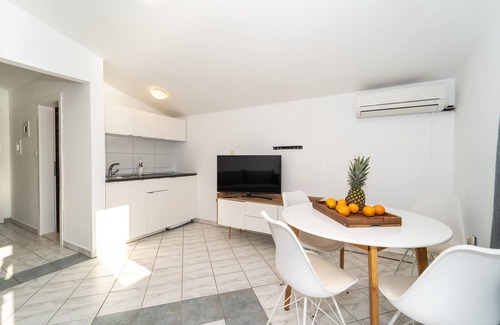 Obrovac Apartment | 1 bedroom nice apartment in Krusevo