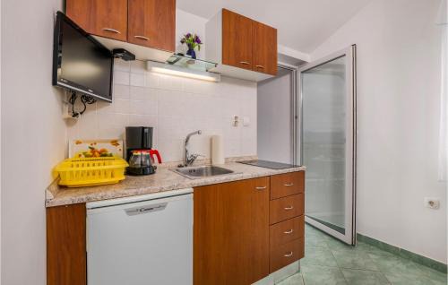 Brzac Apartment | 1 Bedroom Nice Apartment In Brzac