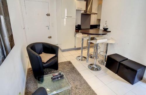 Cannes City Centre Apartment | 1 Bedroom Notre Dame 2 mins from the Croisette and the Palais 225