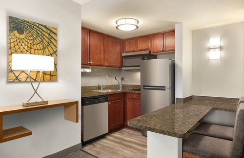 Tampa Condo | 1 Bedroom | Outdoor Pool, Free Breakfast!