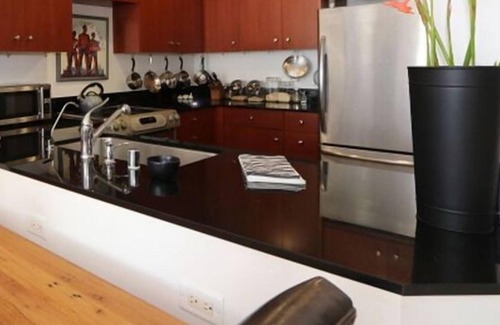 Downtown Oakland Apartment | 1 Bedroom Single family L-563203 by Houzlet