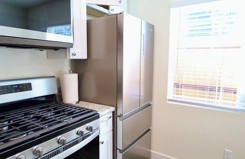 Arlington Apartment | 1 bedroom studio centrally located in Riverside Close to CBU, parkview and 91fwy