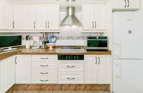 Cerro del Aguila Apartment | 1 bedroom stunning apartment in Sevilla