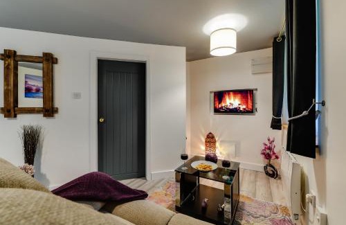 Wigan Apartment | 1 Bedroom Swinley Apartment l Free Parking l Wigan Royal Infirmary l Haigh Hall l Central Location