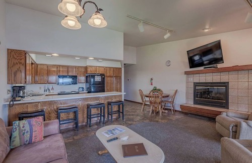 Hope Condo | 1 Bedroom with Mountain View