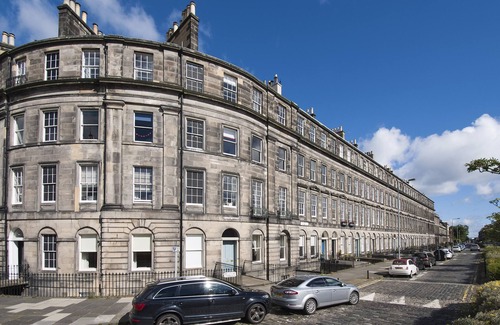 Bonnington Cottage | 1 Bellevue Terrace - sleeps 4 guests in 2 bedrooms