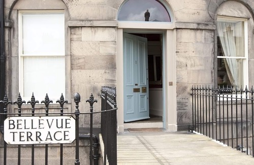 Bonnington Cottage | 1 Bellevue Terrace - sleeps 4 guests in 2 bedrooms