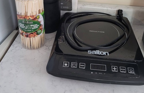 Markerville House | 1 block from the beach, cool & cozy 2 bedroom vacation home- basement suite.