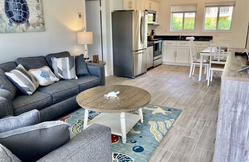 Hillsboro Beach Condo | 1 Block to the Beach, S Ocean Dr Condo