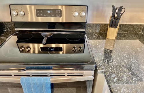 Hillsboro Beach Condo | 1 Block to the Beach! Pool! Immaculate!