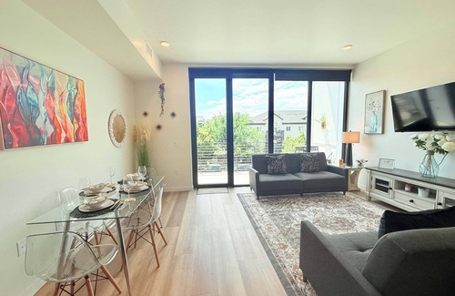 Rio Grande Apartment | 1 BR Apt - 3 minutes from the Convention Center, Near Resto