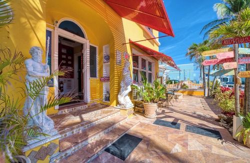 South Lake Apartment | 1 BR Beach Suites Steps from the Sand & Prime Location with Chairs/Bikes/Hot tub